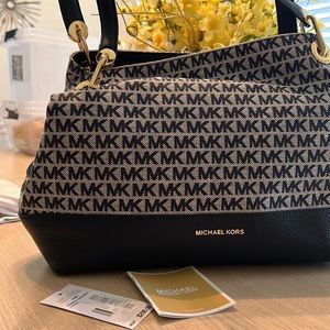 Michael Kors Raven Lg Shoulder Tote